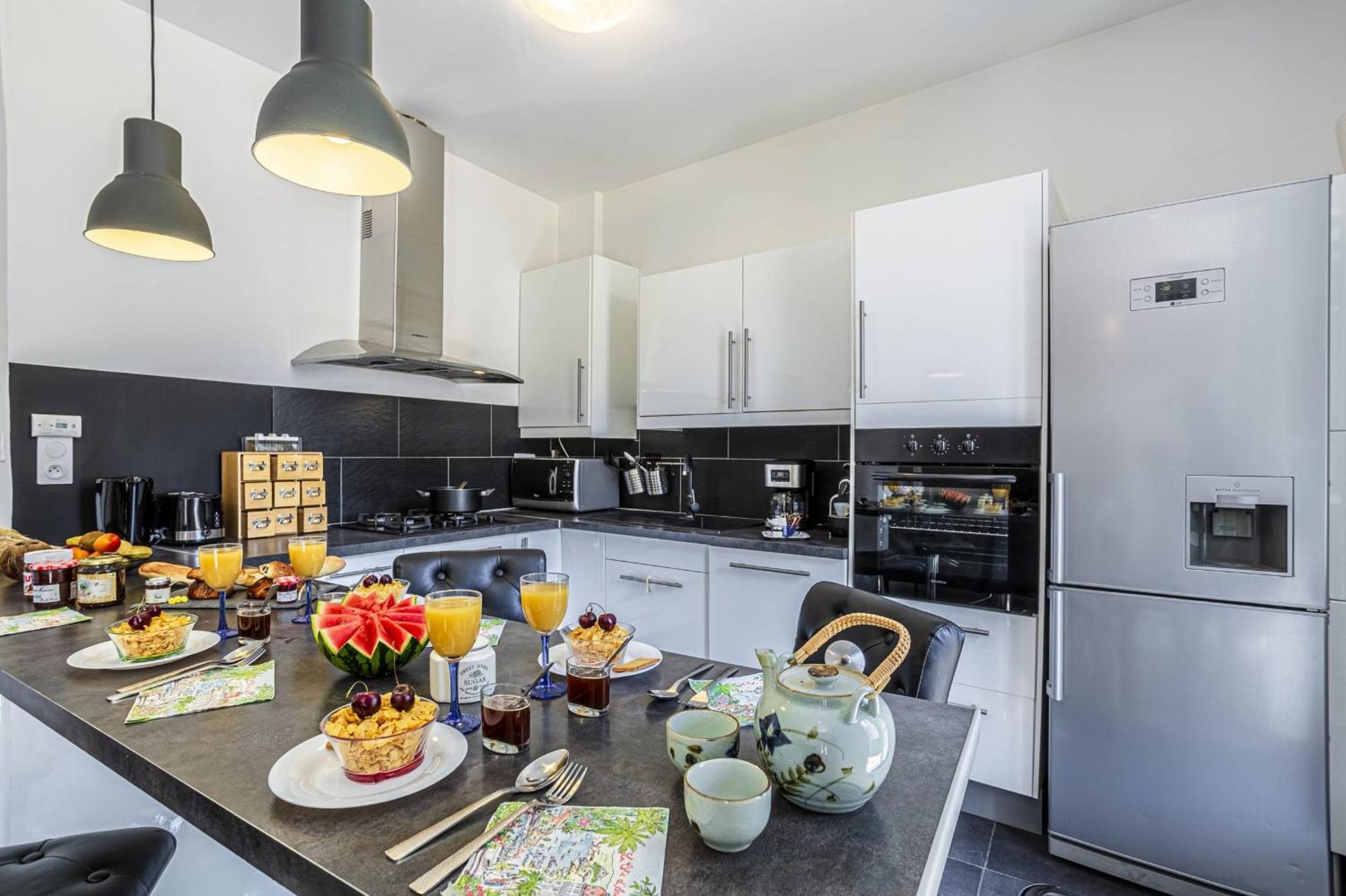 Guisol - Typical Nice 3 Bedroom Ac Near Port Ngoại thất bức ảnh