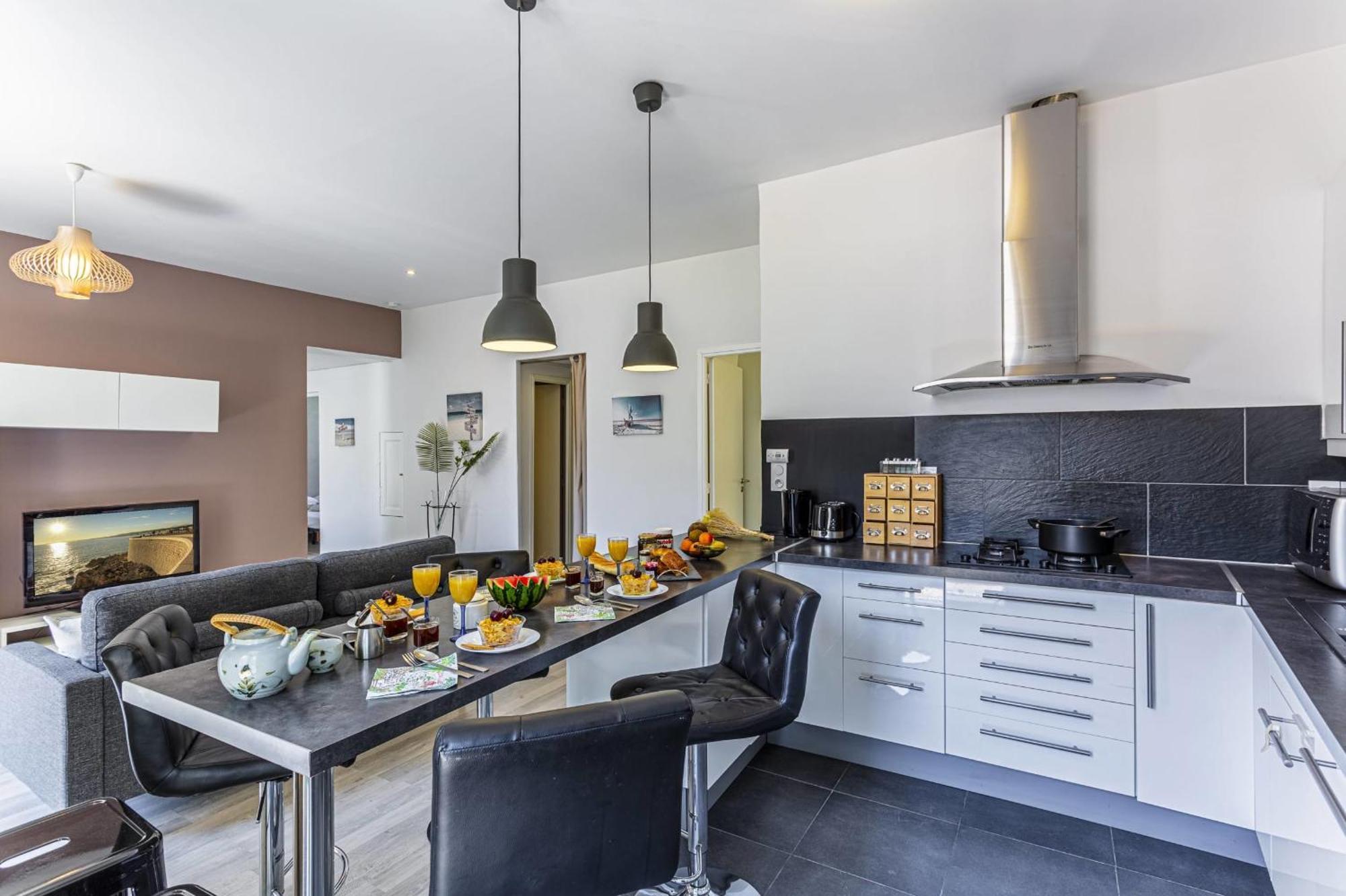 Guisol - Typical Nice 3 Bedroom Ac Near Port Ngoại thất bức ảnh